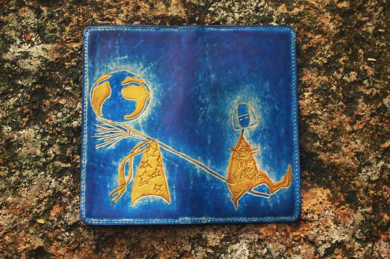 梦想的女巫之：女巫和她的蓝色星球  手工长款二折皮钱包